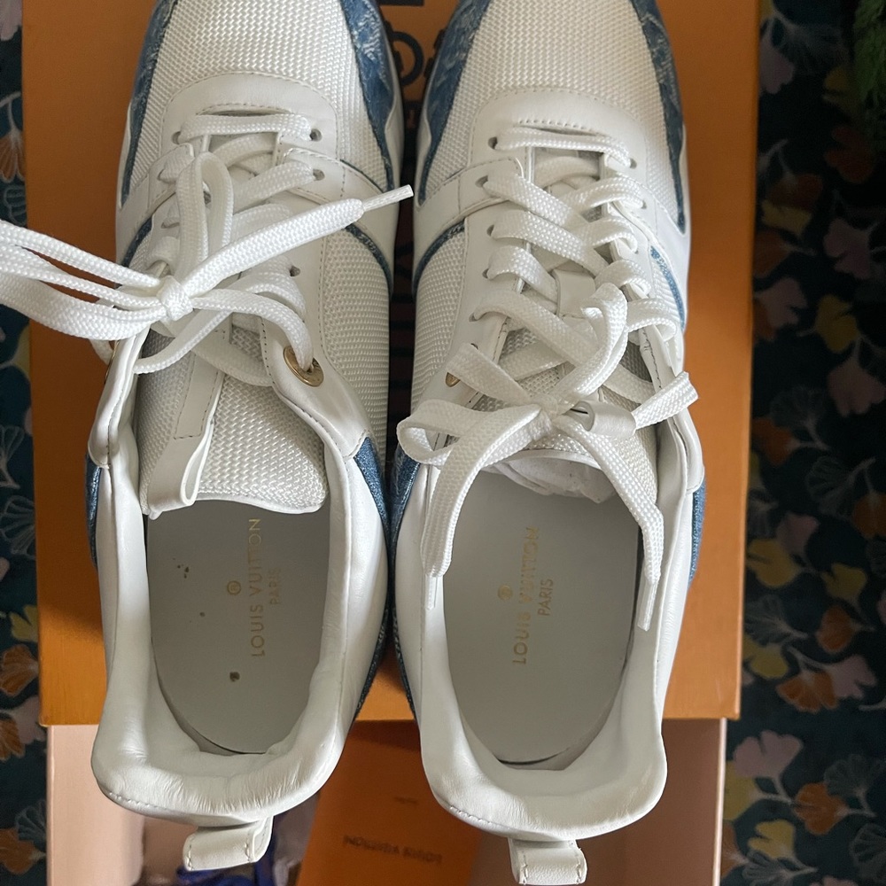Louis Vuitton run away monogram